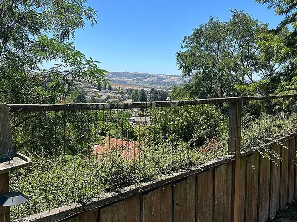 421 Newcastle Ct, Vallejo, CA 94591