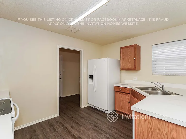 4920 Waterford Dr — Photo 8