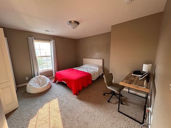5th image of 3937 Amethyst Dr