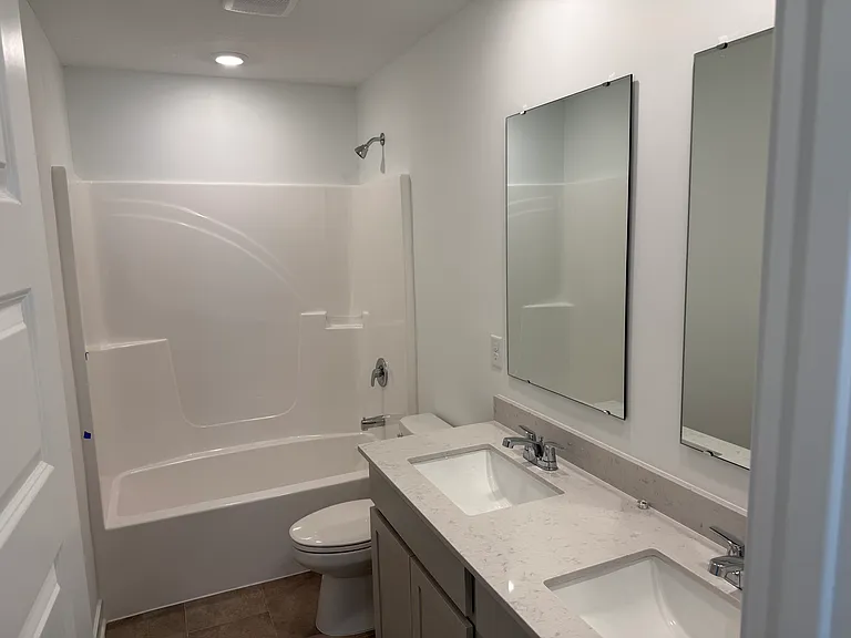 411 Eisenhower St — Photo 27