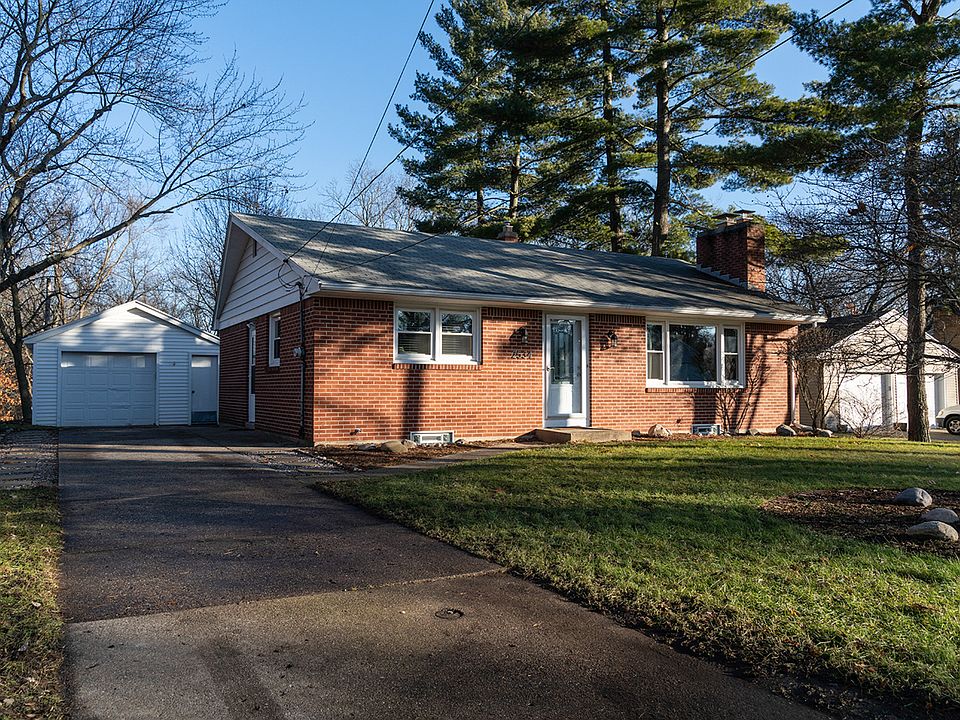 1st image of 2534 Carlton Ave NE