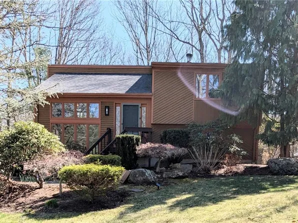 329 Station St, Coventry, RI 02816