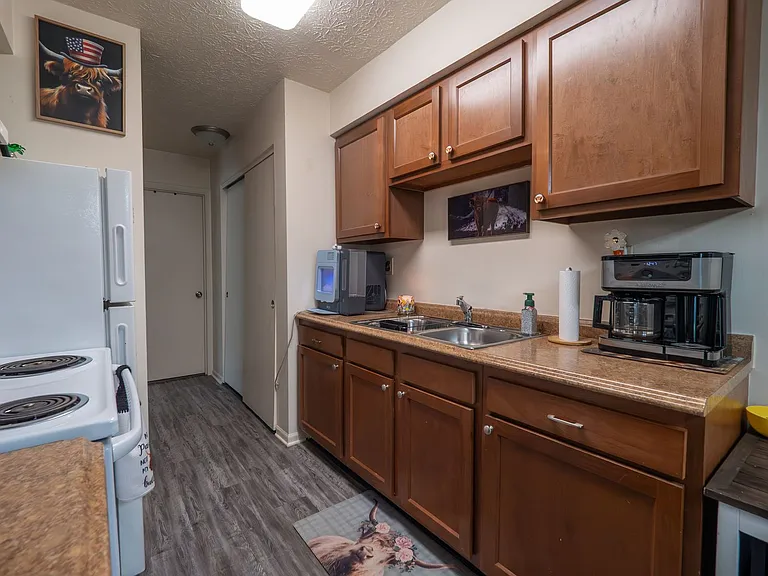 Allen Creek Apartments — Photo 71