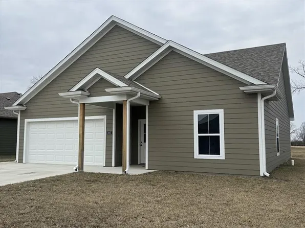 1007 N Hickman St, Centralia, MO 65240