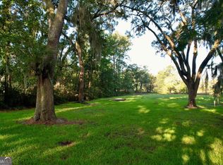 2 Oak Island Dr, Midway, GA 31320