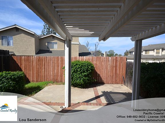3rd image of 826 Live Oak Pl