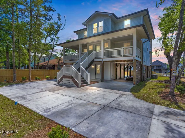 110 SW 26th Street, Oak Island, NC 28465