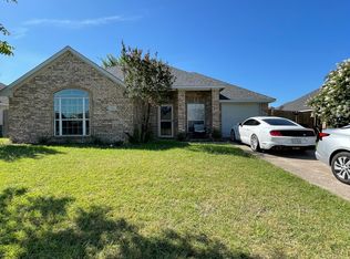 608 Oliver Ln, Waxahachie, TX 75165