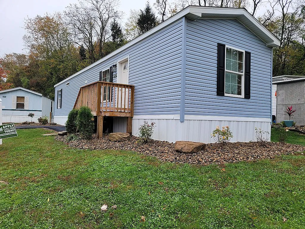 4574 Robin Dr photo 1