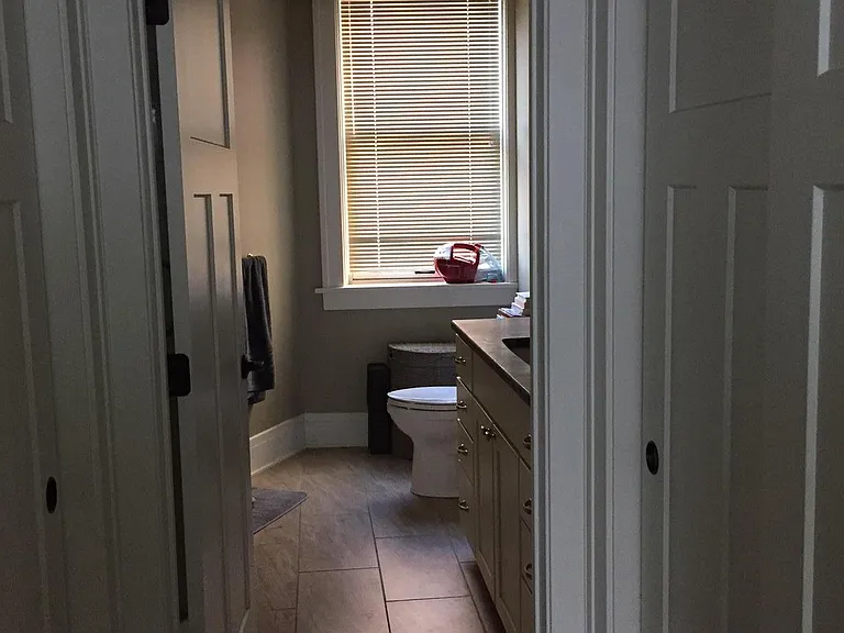 110 Montgomery St #403 — Photo 4