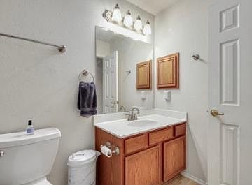 5th image of 4511 Woodsboro Ln
