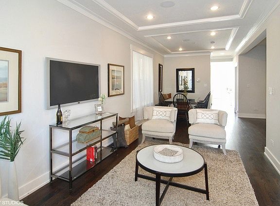 4th image of 3648 N Sacramento Ave