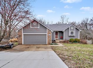 1011 Lakecrest Rd, Lawrence, KS 66049