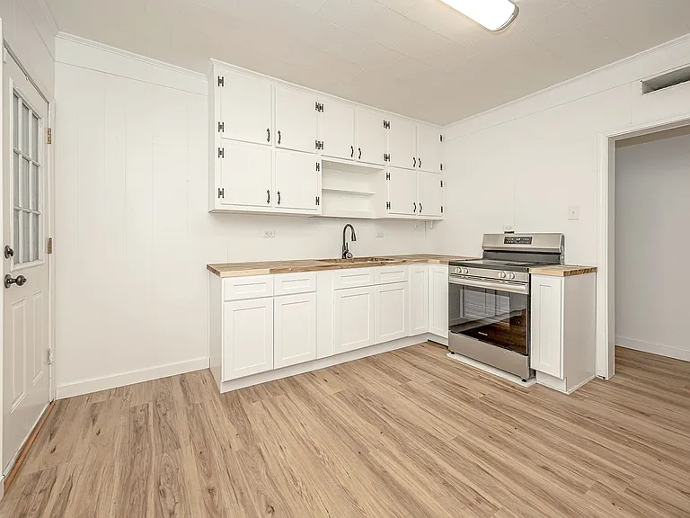 4406 Richard St — Photo 18