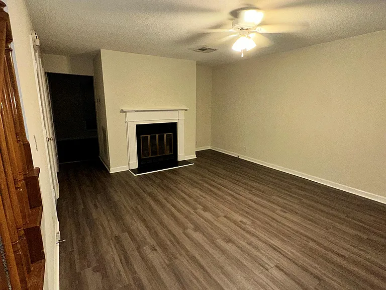 2920 Sheana Way — Photo 2