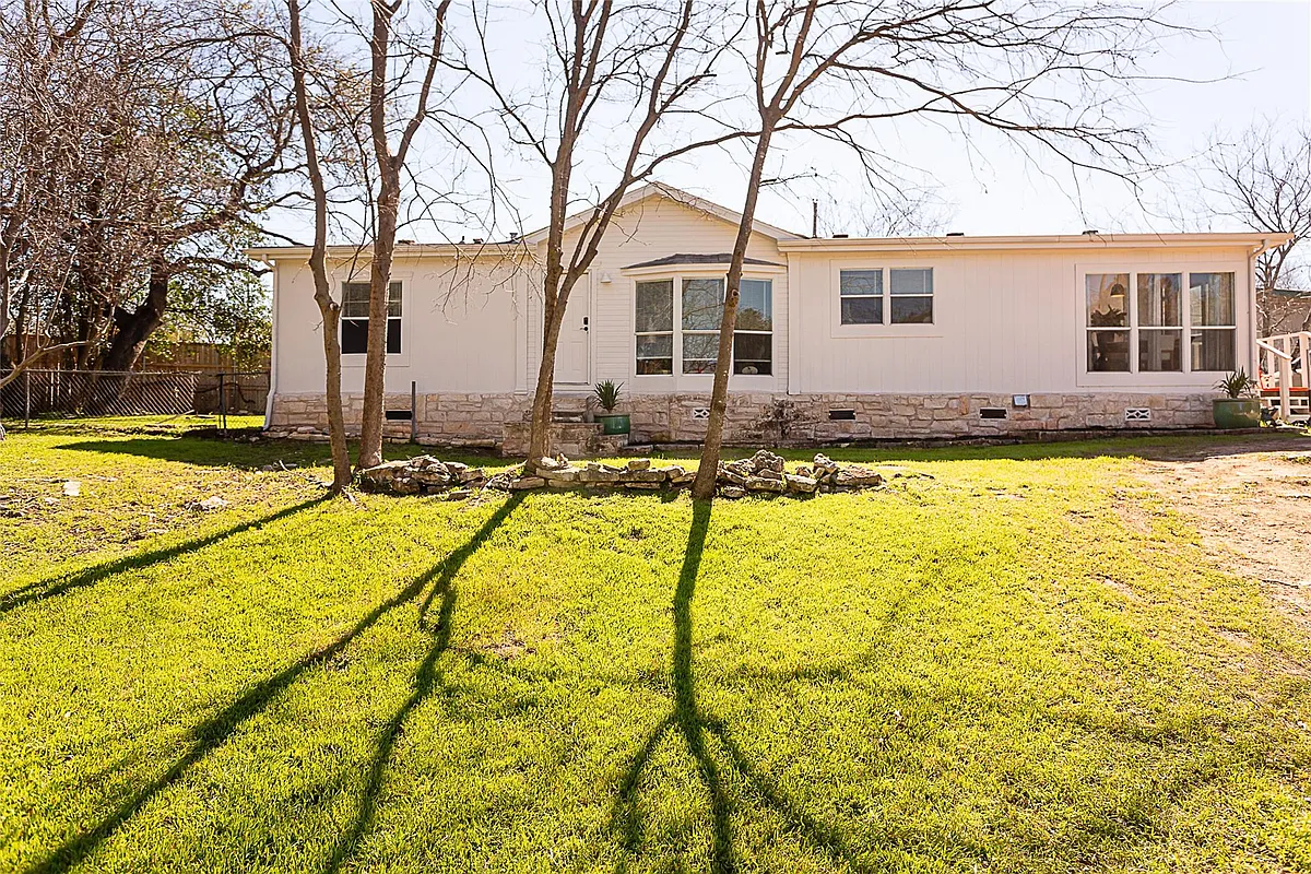 Building Photo - 1507 Miami Dr #B