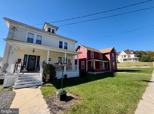 17 & 19 N Main St, Petersburg, WV 26847