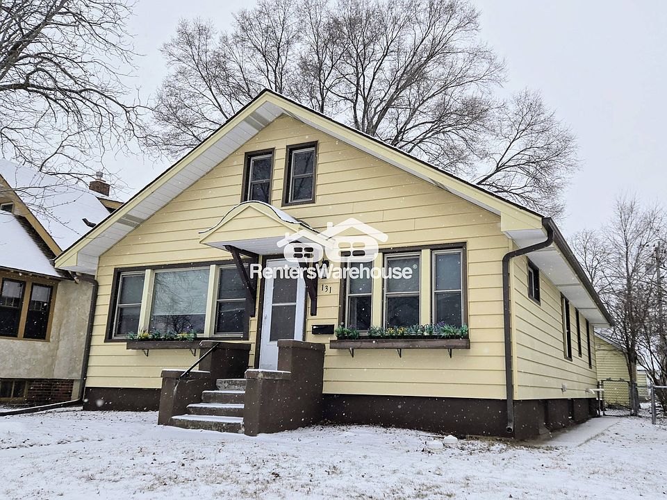 1st image of 131 19th Ave N