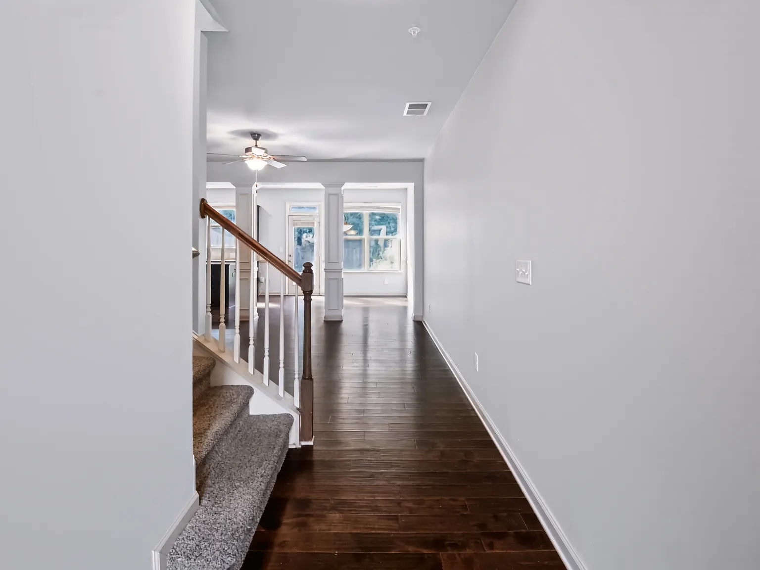 3 bed, 2.5 bath, 1944 sqft, $2,300 — Photo 3