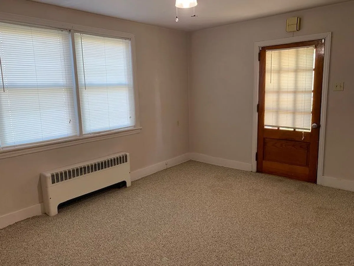 Building Photo - 522 W Cherry St #1