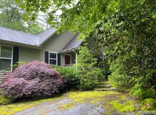 281 Whisper Lake Dr, Sapphire, NC 28774