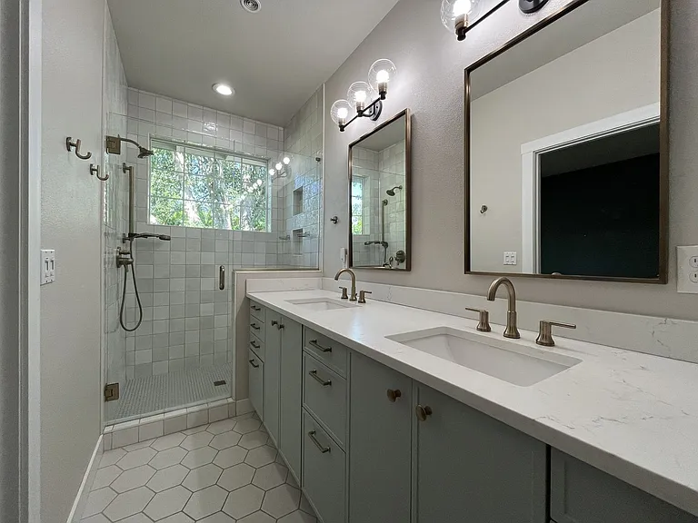 224 NW Sundown Way — Photo 35