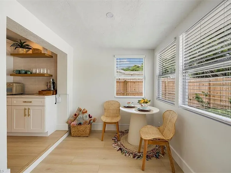 4523 Fluvia Ave — Photo 9