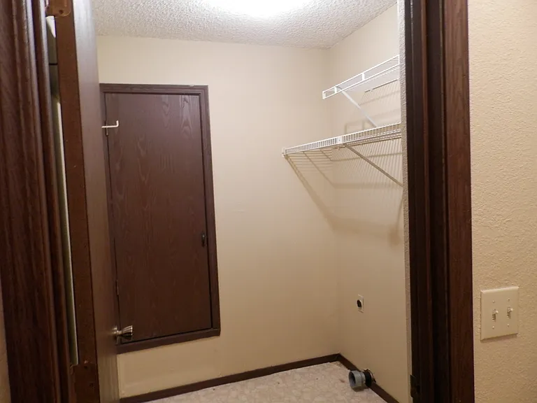 331 NE Spruce Ave — Photo 5