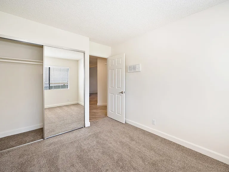 315 Acacia Ave — Photo 17