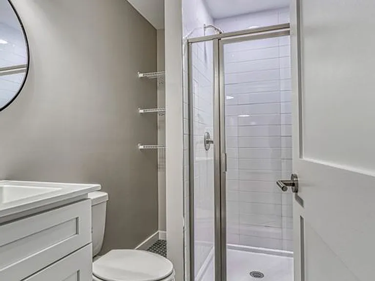 923 S East Ave — Photo 12