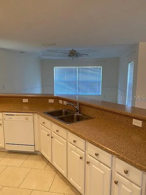 3 bed, 2.0 bath, 2033 sqft, $2,250 — Photo 4