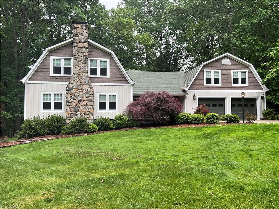1st image of 124 Club Haven Dr