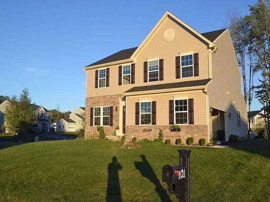 Building Photo - 101 Rising Crest Cir