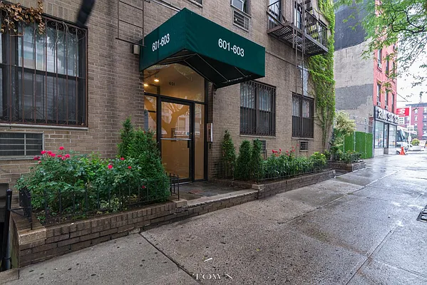 Rented by Town Residential | media 39