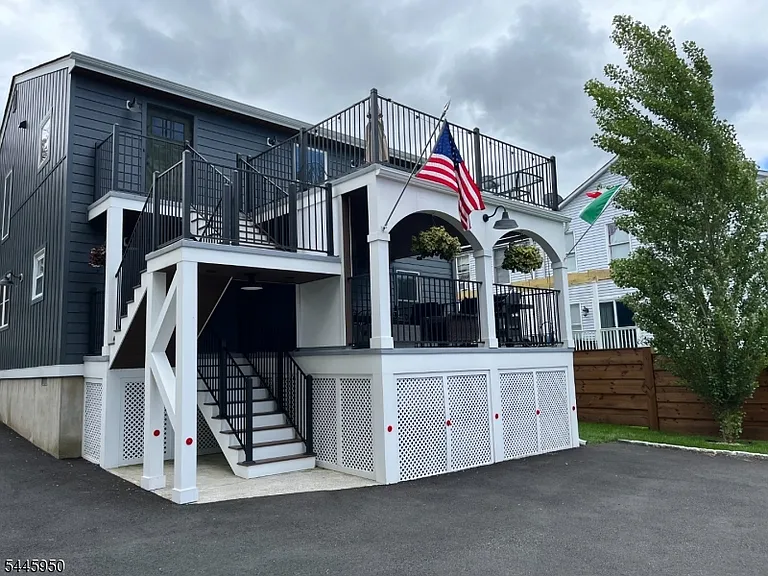 35 Phoenix Ave — Photo 11