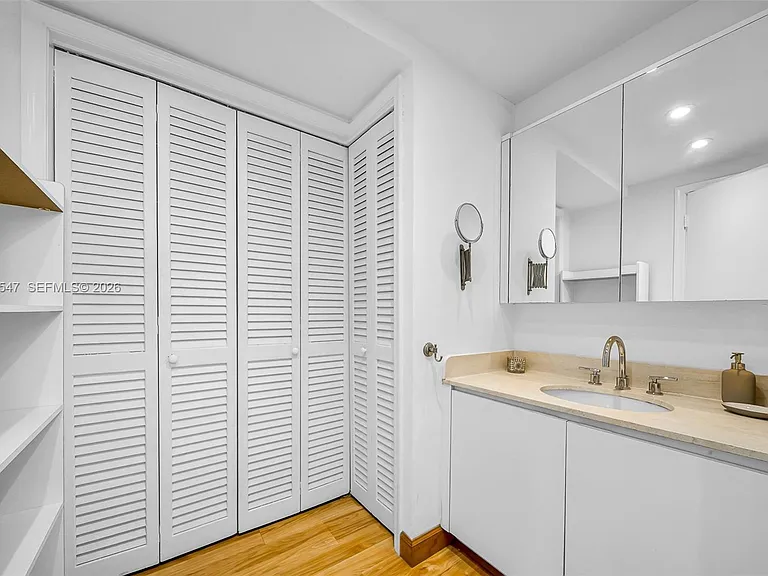 555 Crandon Blvd #53 — Photo 12