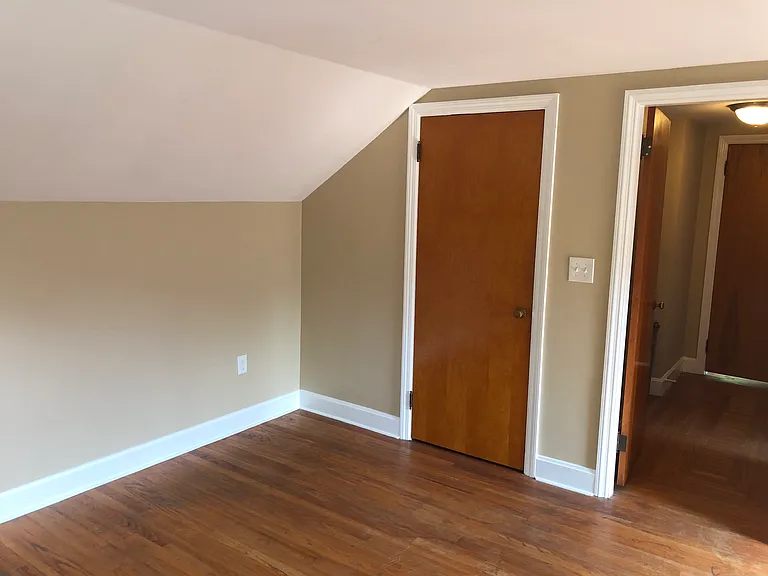 410 Sanford Rd — Photo 19