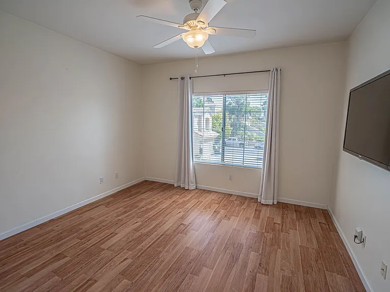 27909 Crown Court Cir — Photo 6