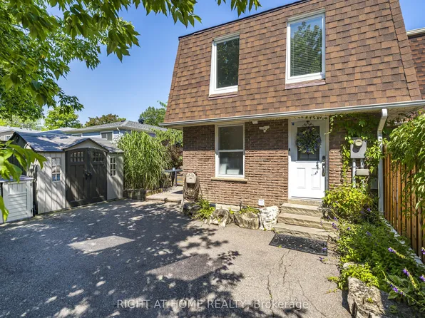 56 Penwick Cres, Richmond Hill, ON L4C 5B4