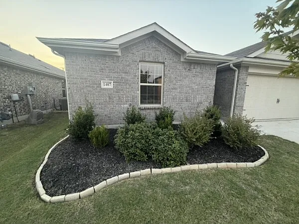 3 bed, 1450 sqft, $2,100 — Photo 1