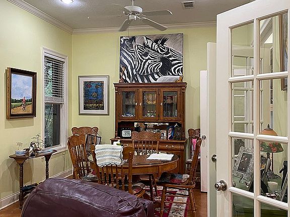 Sun room right side