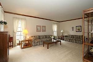 4th image of 678 Alexandria Dr