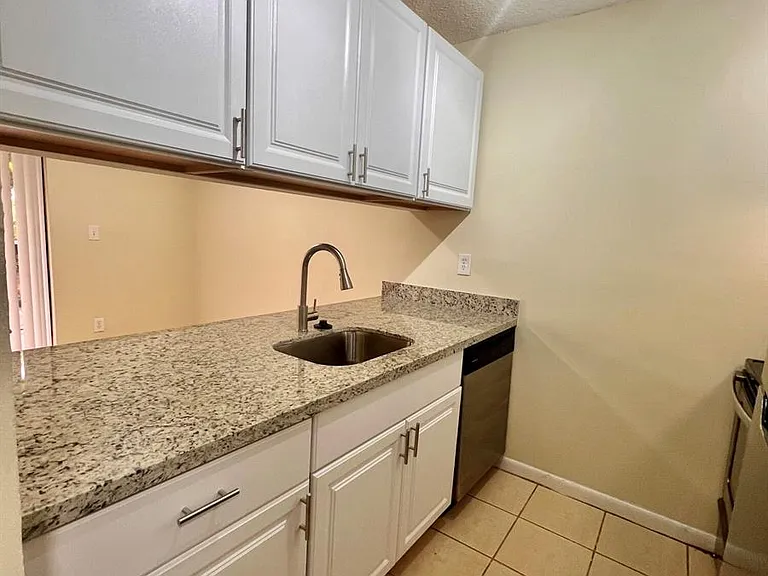 6061 10th Ave N #242 — Photo 10