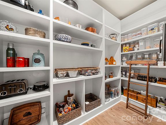 5th image of 6957 Oakridge Rd #1