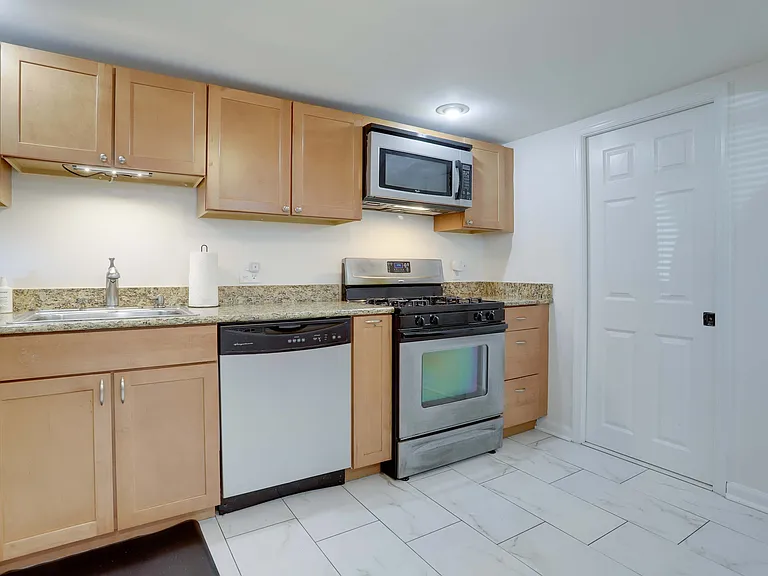 1352 Pennsylvania Ave SE — Photo 6