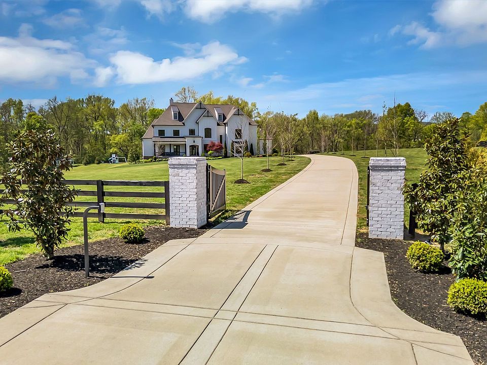 4th image of 5026 Hilltop Ln