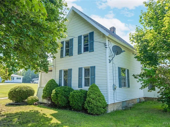 8550 E Main Rd, Le Roy, NY 14482