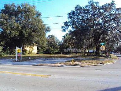 1st image of 908 W Waters Ave