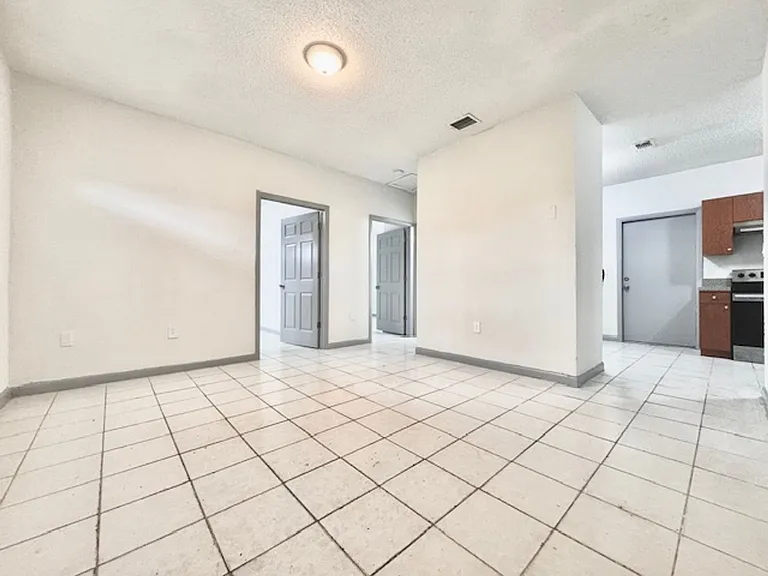 1236 NW 8th Pl — Photo 2