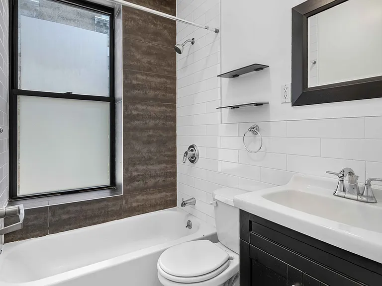 457 W 17th St #14 — Photo 5